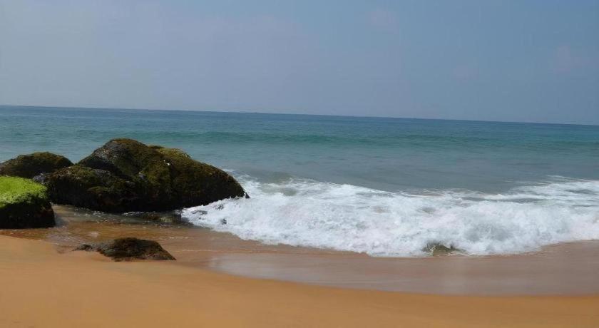 Sri Lanka Beach House Hotel Rathgama Dış mekan fotoğraf